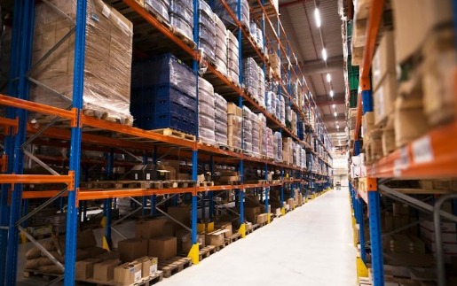 Empresa de almacenamiento con estantería de carga pesada 2